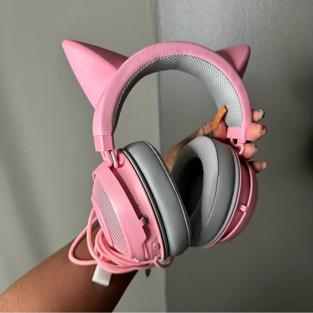 Pink Cat Ear Headphones 🎧 (one ear cuff fell off not pictured)